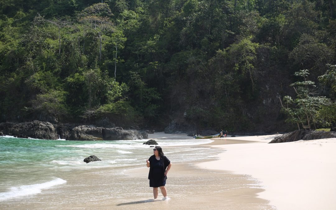 Mau Wisata Ke Teluk ijo? Wajib baca Ini , Info terbaru 2024